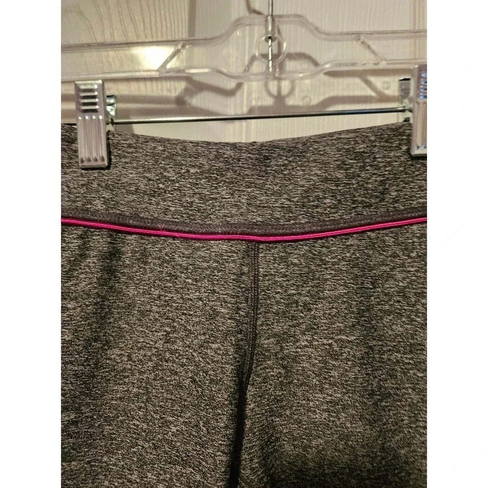 NWT Mira Rae gray cropped leggings lace detail‎ size 8/9